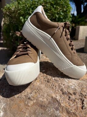 Dr. Scholl’s Time Off sneakers